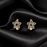 GOLD YILDIZ DETAY BEŞ TAŞLI ÇİÇEK TASARIM HALKA GLORY KÜPE – FK0075-10315 - Ayşe Kafkas Butik