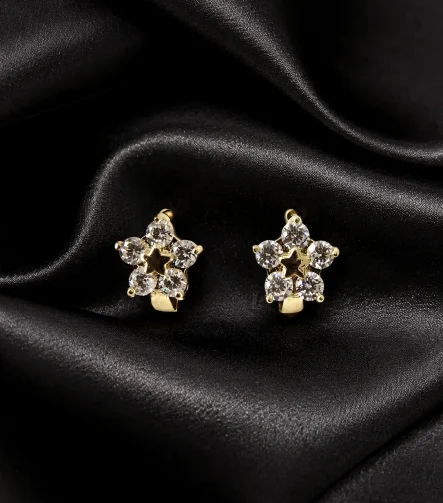 GOLD YILDIZ DETAY BEŞ TAŞLI ÇİÇEK TASARIM HALKA GLORY KÜPE – FK0075-10315 - Ayşe Kafkas Butik