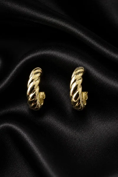 GOLD SİMETRİK SARMA BURGU TASARIM HALKA GLORY KÜPE – FK0075-10326 - Ayşe Kafkas Butik