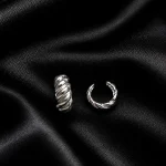 SİLVER DAMLA ÖRGÜ TASARIM GLORY TEKLİ KIKIRDAK KÜPE – FK0080-10382 - Ayşe Kafkas Butik