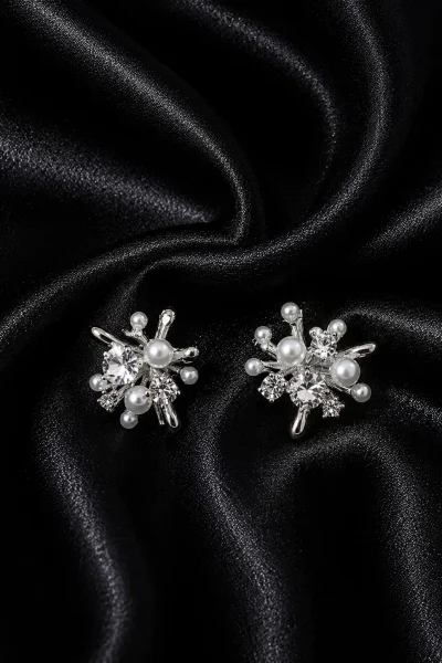 SİLVER İNCİ VE TEKTAŞ UZANTILI KABARTMA TASARIM GLORY KÜPE – FK0135-10541 - Ayşe Kafkas Butik