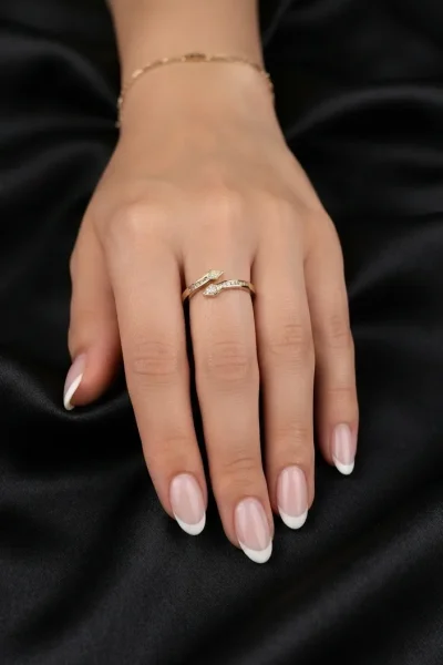 14K GOLD KAPLAMA TAŞ DETAY OK UCU TASARIM AYARLI GLORY YÜZÜK – FK14K0065-8610 - Ayşe Kafkas Butik