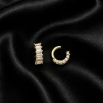 14K GOLD KAPLAMA BAGET TAŞLI YARIM TUR GLORY TEKLİ KIKIRDAK KÜPE – FK14K0120-10408 - Ayşe Kafkas Butik
