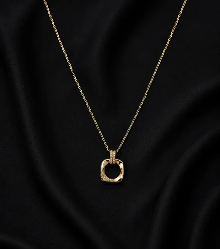 GOLD KÖŞESİ ZİRKONLU DÖVME KARE TASARIM ÇELİK KOLYE – FKÇLK0065-4878 - Ayşe Kafkas Butik