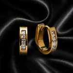 KRİSTAL TAŞLI GOLD UPSALA ÇELİK KÜPE – FKEÇLK0070-6386 - Ayşe Kafkas Butik